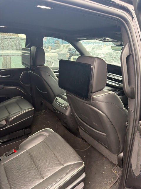 Used 2023 Cadillac Escalade Sport w/ LPO, ONYX Package AWD/4WD image 5