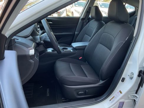 Used 2025 Nissan Altima 2.5 SV image 14