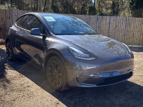 Used 2021 Tesla Model Y Long Range image 21