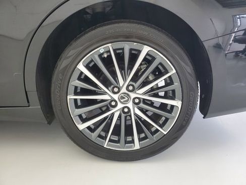 Used 2022 Lexus ES 250 w/ Premium Package image 12