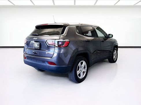 Used 2023 Jeep Compass Sport image 4