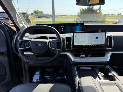 Used 2026 Ford Expedition Platinum w/ Driver's Package AWD/4WD image 12
