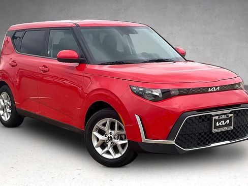 Used 2024 Kia Soul LX w/ Option Group 015 FWD image 19
