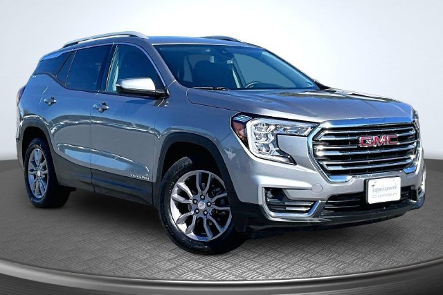 Used 2024 GMC Terrain SLT AWD/4WD image 3