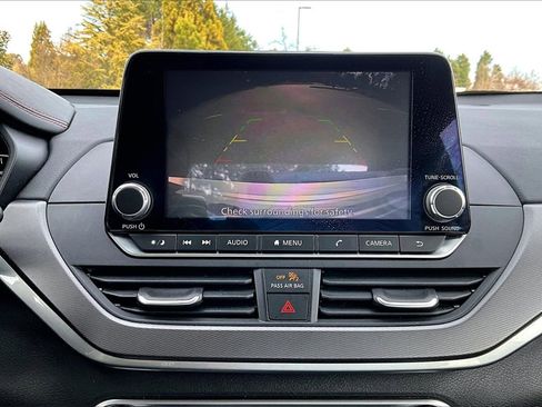 Used 2024 Nissan Altima 2.5 SR image 13