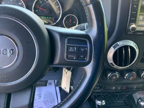 Used 2017 Jeep Wrangler Unlimited Rubicon AWD/4WD image 20