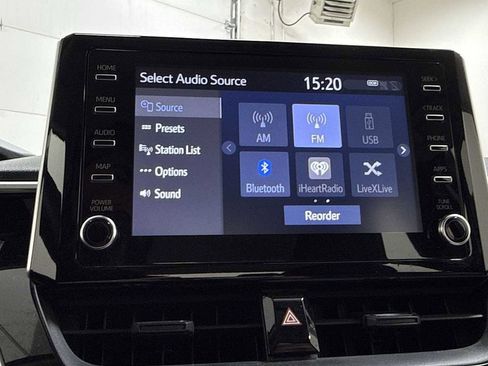 Used 2020 Toyota Corolla LE image 18