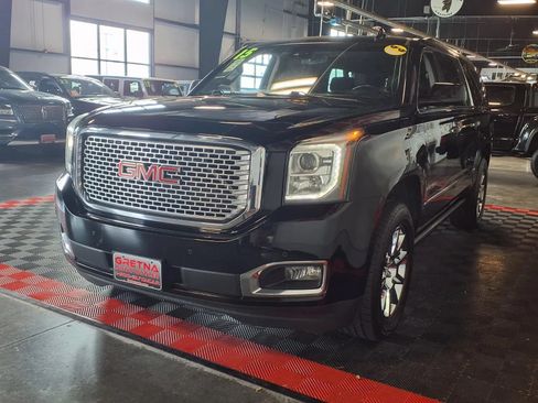 Used 2015 GMC Yukon XL Denali w/ Premium Package AWD/4WD image 4