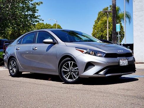 Used 2023 Kia Forte LXS FWD image 2