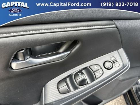 Used 2025 Nissan Sentra SV FWD image 21