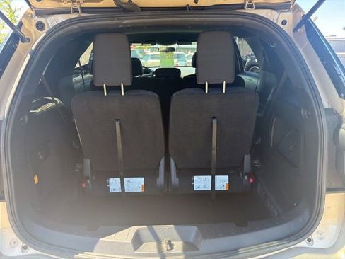 Used 2017 Ford Explorer XLT AWD/4WD image 13