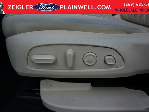 Used 2023 Buick Enclave Avenir w/ Avenir Technology Package AWD/4WD image 21