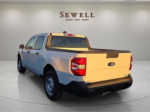 New 2025 Ford Maverick XL image 3