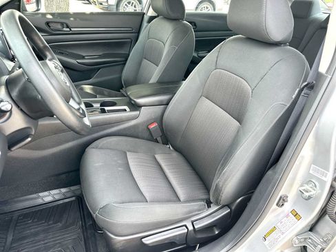 Used 2024 Nissan Altima 2.5 S FWD image 17