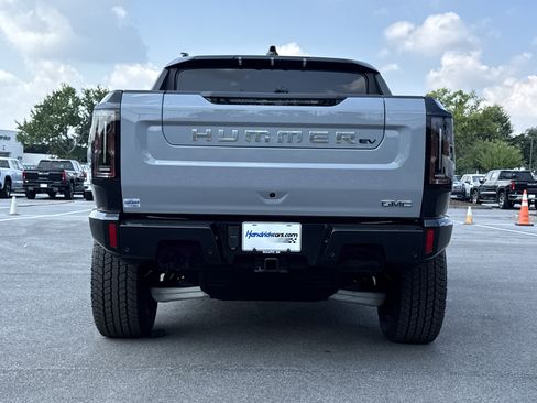 New 2026 GMC Hummer EV 4x4 Crew Cab image 9