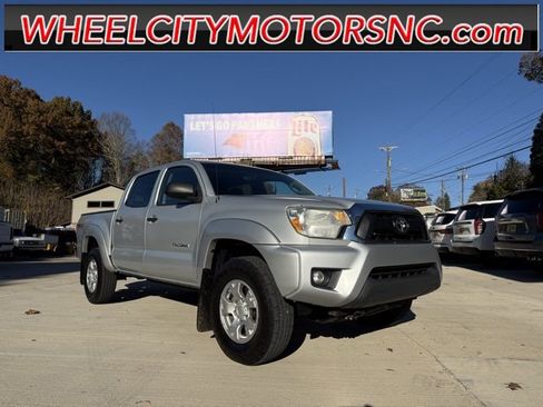 Used 2012 Toyota Tacoma PreRunner image 1