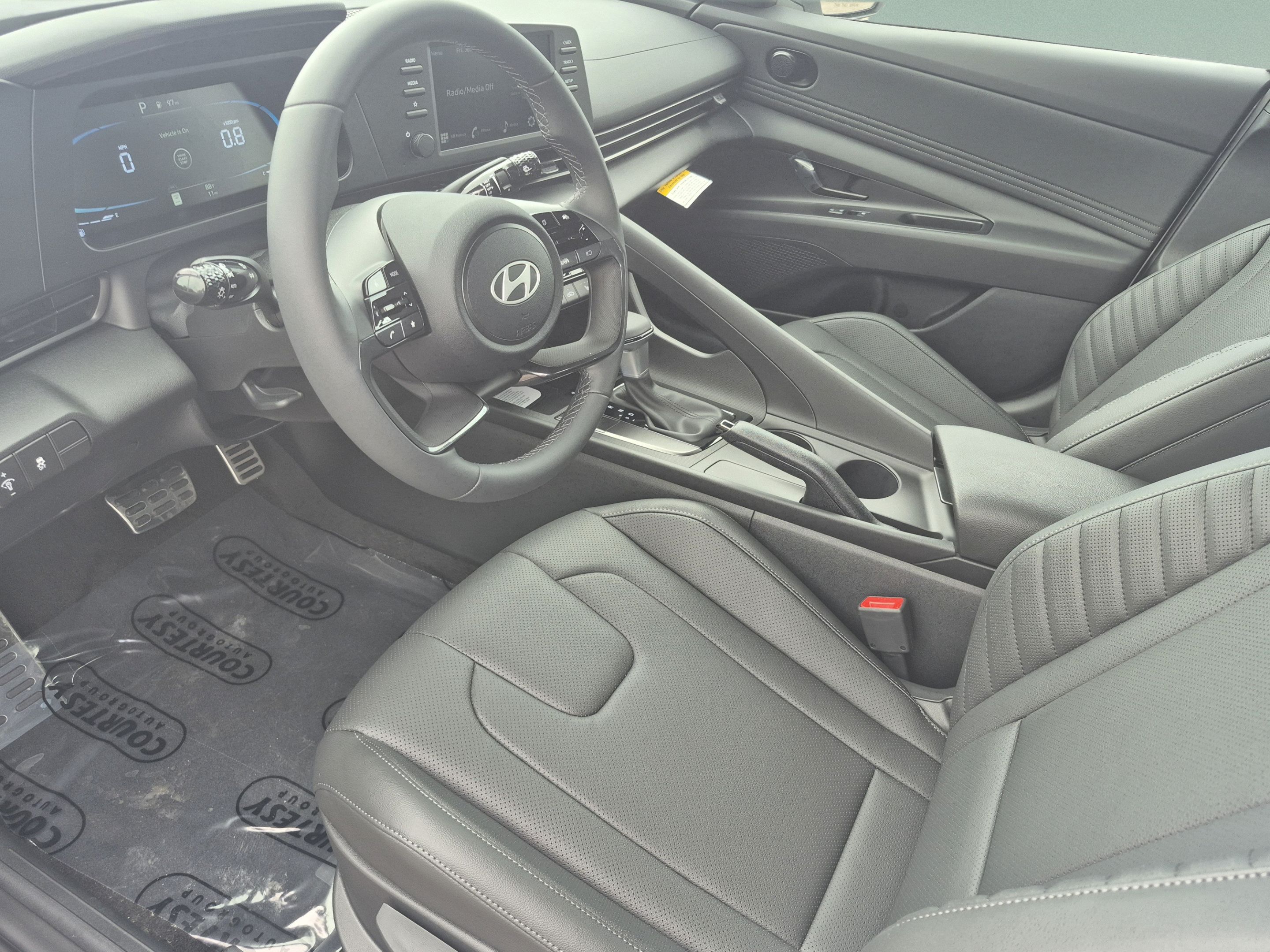 New 2026 Hyundai Elantra SEL Sport FWD image 17