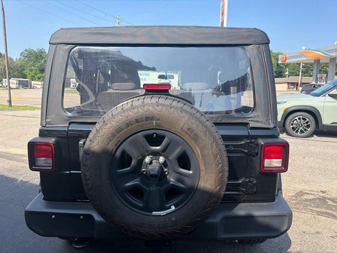Used 2025 Jeep Wrangler Sport AWD/4WD image 7