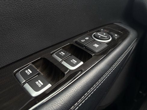 Used 2019 Kia Sorento LX image 12