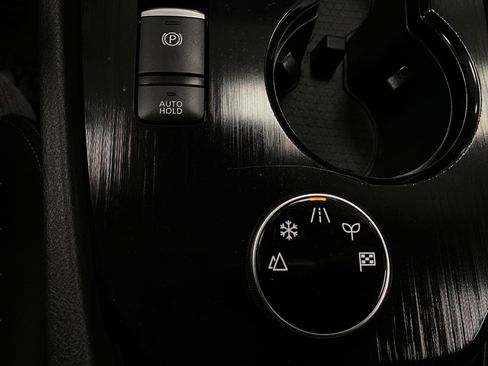 Certified 2023 Nissan Rogue SV image 25