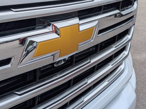 New 2026 Chevrolet Silverado 2500 High Country w/ Technology Package AWD/4WD image 5