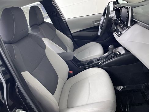 Used 2021 Toyota Corolla LE FWD image 23