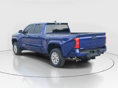 Certified 2024 Toyota Tacoma SR5 AWD/4WD image 5