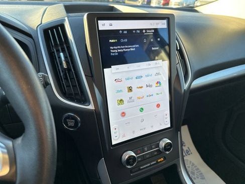 Certified 2024 Ford Edge SEL image 17