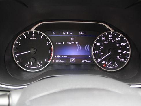 Used 2016 Nissan Maxima SR w/ Interior Lighting Package image 38