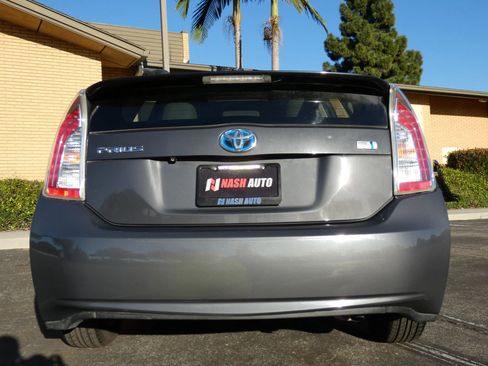 Used 2015 Toyota Prius Two image 9