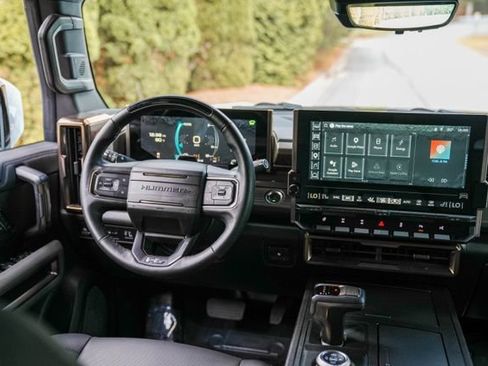 Used 2025 GMC Hummer EV 3X w/ Extreme Off-Road Package AWD/4WD image 37