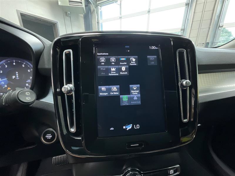 Used 2021 Volvo XC40 T4 Momentum FWD image 17