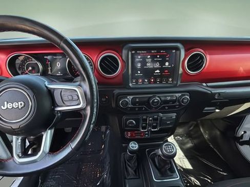 Used 2021 Jeep Gladiator Rubicon AWD/4WD image 12