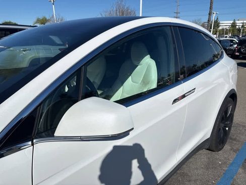 Used 2021 Tesla Model X Long Range image 3