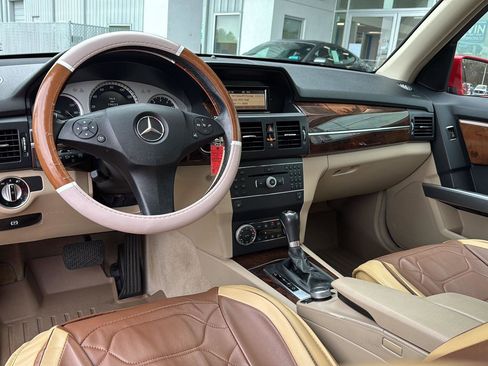 Used 2011 Mercedes-Benz GLK 350 4MATIC image 16
