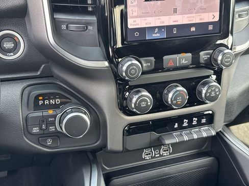 New 2026 RAM 1500 Express AWD/4WD image 24