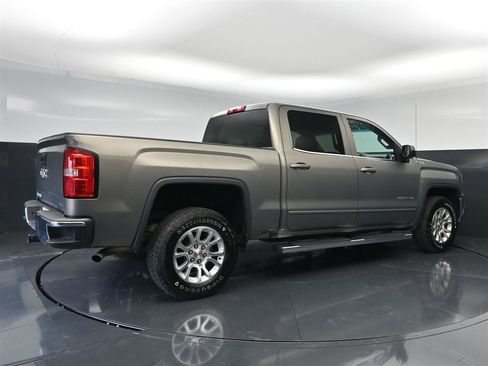 Used 2017 GMC Sierra 1500 SLE w/ SLE Value Package AWD/4WD image 5