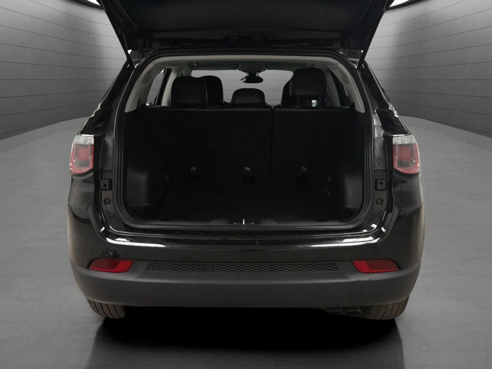 Used 2018 Jeep Compass Latitude w/ Popular Equipment Group FWD image 19