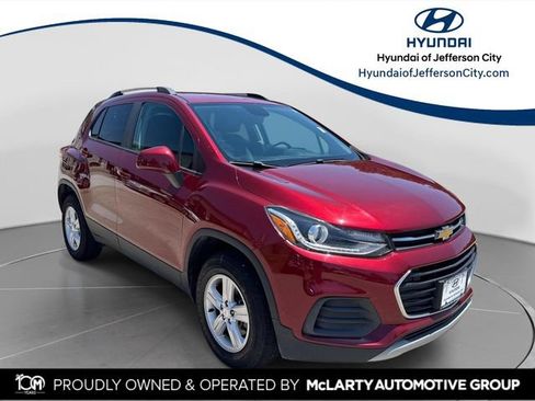 Used 2022 Chevrolet Trax LT w/ Driver Confidence Package AWD/4WD image 1