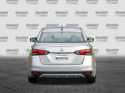 Used 2020 Nissan Versa S FWD image 7