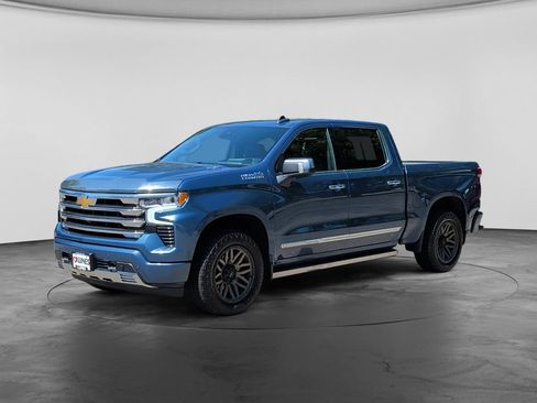 Used 2024 Chevrolet Silverado 1500 High Country AWD/4WD image 3