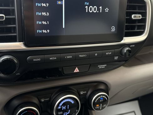 Used 2021 Hyundai Venue SEL w/ Cargo Package FWD image 20
