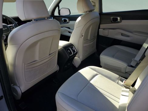 Certified 2023 Kia Sorento EX image 10