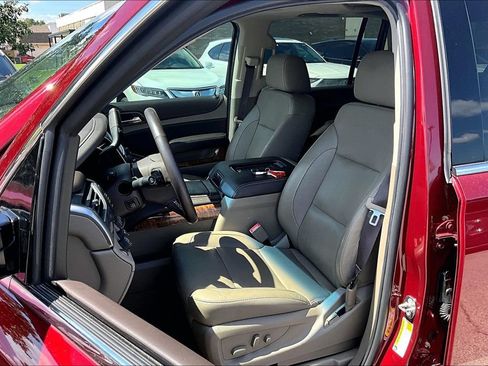 Used 2017 Chevrolet Suburban Premier AWD/4WD image 33