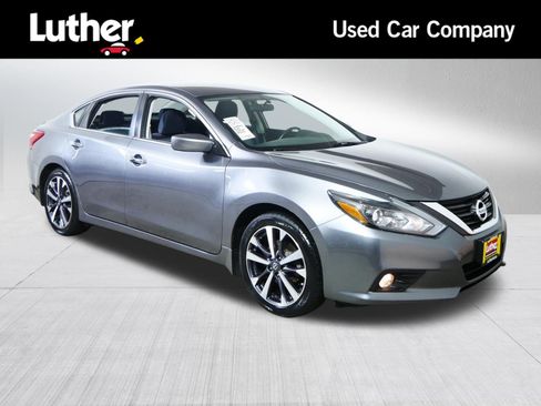 Used 2016 Nissan Altima 2.5 SR FWD image 1