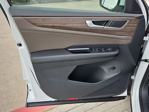 New 2026 Volkswagen Atlas SEL image 15