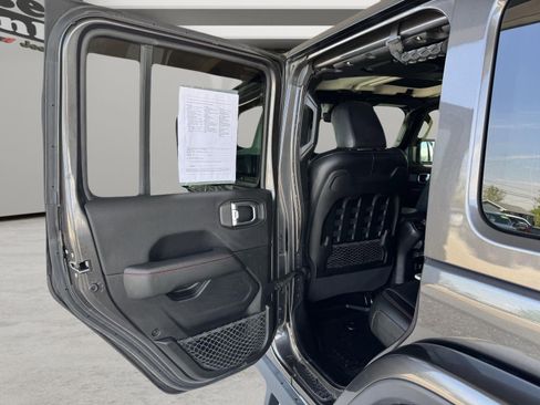 Used 2021 Jeep Wrangler Unlimited Rubicon AWD/4WD image 9