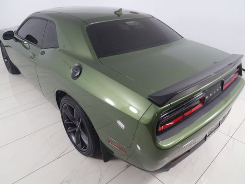 Used 2019 Dodge Challenger R/T Scat Pack w/ Shaker Package image 26