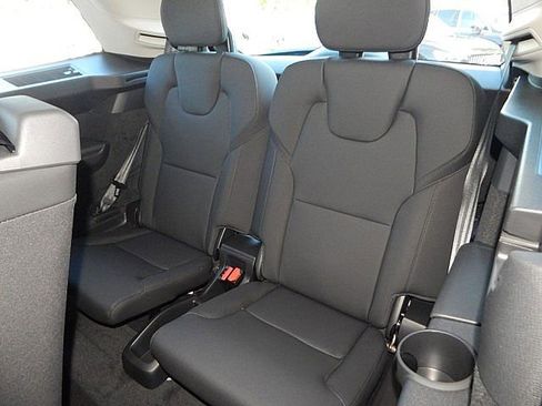 New 2026 Volvo XC90 B6 Plus w/ Protection Package Premier image 13