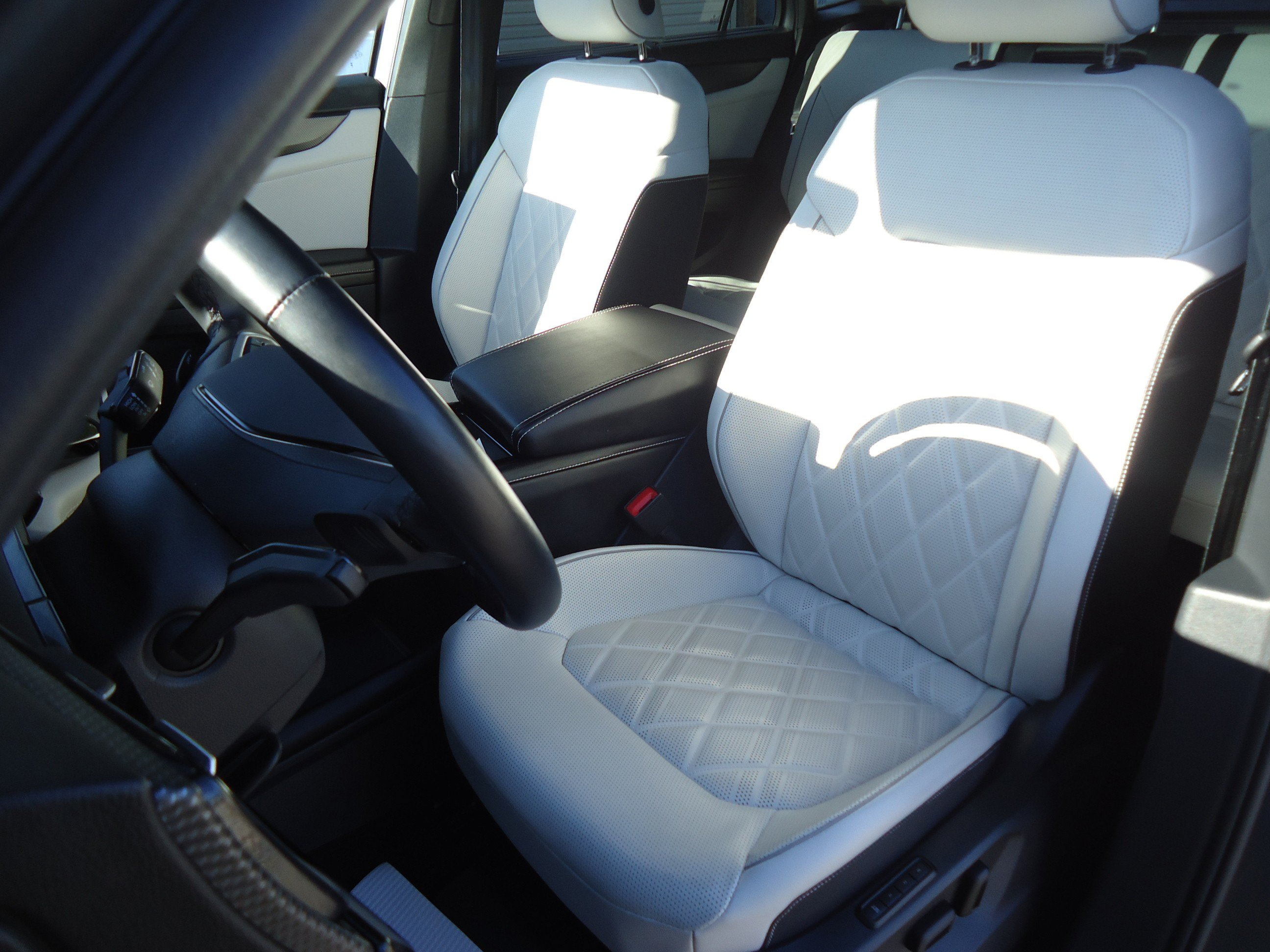 Used 2024 Volkswagen Atlas Cross Sport SEL Premium R-Line AWD/4WD image 26